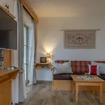 Farm stay Historischer Bauernhof Schabus Tropolach