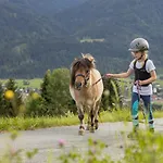 Farm stay Historischer Bauernhof Schabus *