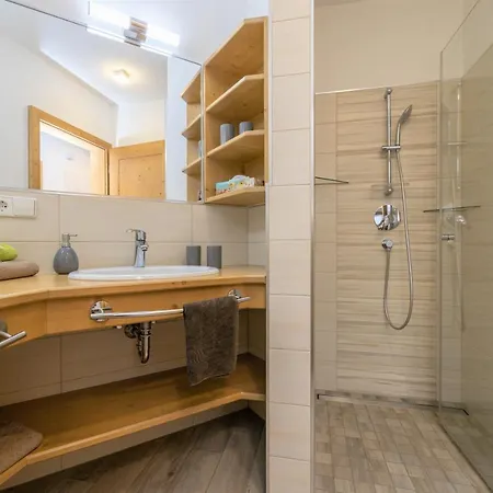 Historischer Bauernhof Schabus Gospodarstwo agroturystyczne Tröpolach