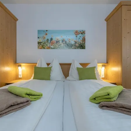 Historischer Bauernhof Schabus * Tröpolach