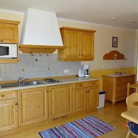 Historischer Bauernhof Schabus ファームステイ Tröpolach