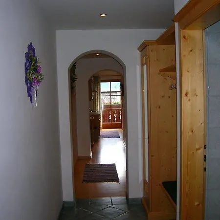 Historischer Bauernhof Schabus ファームステイ Tröpolach